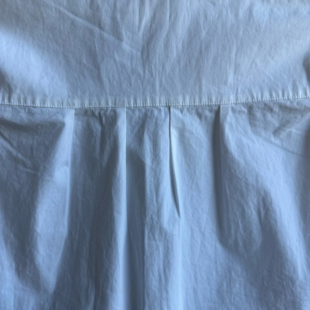 Kate Spade White and Navy Sleeveless Button Down Shirt